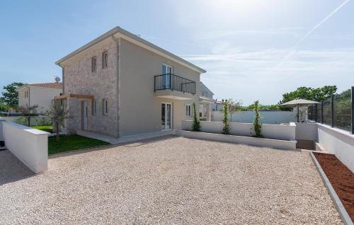 المنظر الخارجي, Villa Nia with Private Pool in Umag