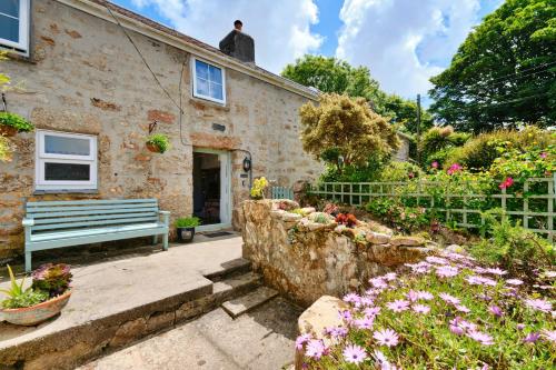 Finest Retreats - Farm Cottage