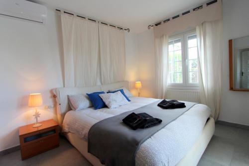 Four-Bedroom House image 10