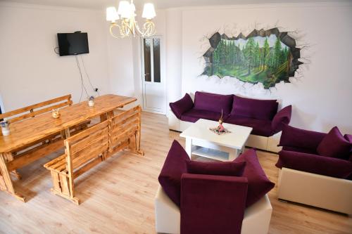 Sala de estar/TV partilhada, Manana Guesthouse in Meghradzor