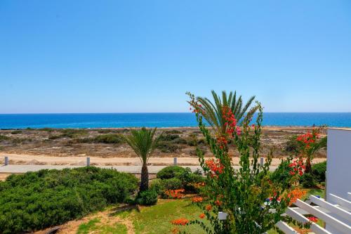 Protaras Seafront Villa Violetta - image 2