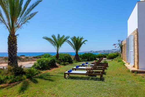 Villa with Sea View image 2