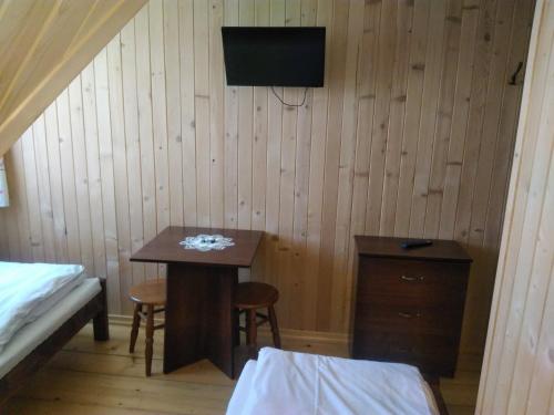 2 twin beds