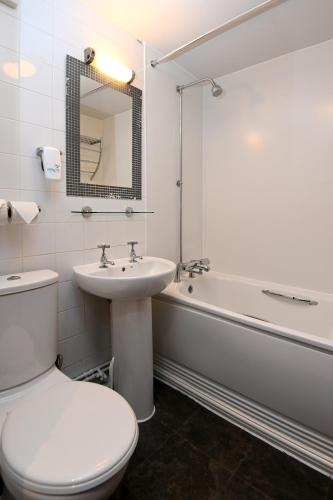 Swan Thatcham by Marston's Inns - image 13