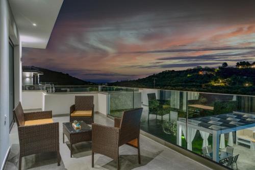 Altan/terrasse, Johnny's White Luxury Villa in Tsilivi