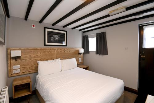 Swan Thatcham by Marston's Inns - image 3