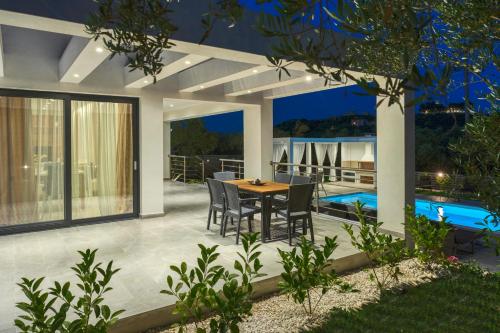 Faciliteter, Johnny's White Luxury Villa in Tsilivi