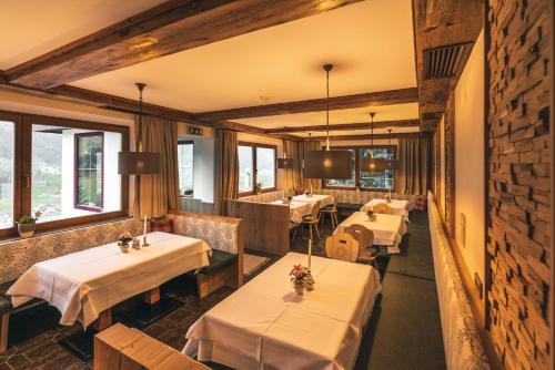 Panoramahotel Schwendbergerhof – Hippach, IL