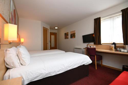 Meadow Farm Redditch by Marstons Inns - main image