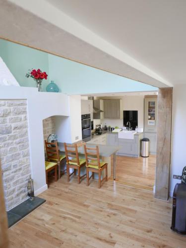 Picture of Kitchener Cottage Swanage Very Close To Beach