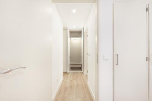 Green Apartment by Olala Homes in Bairro da Assuncao