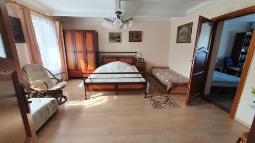 1 queen bed, 3 twin beds, 1 sofa bed