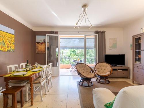 Apartment Le Roumanille by Interhome near A Pignata