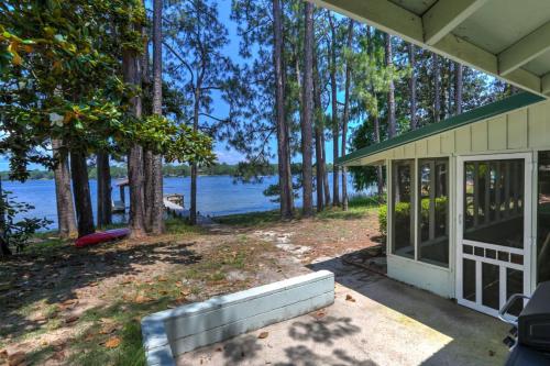 421 Eastview Drive in Shalimar (FL)