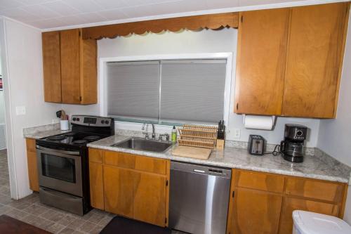 421 Eastview Drive in Shalimar (FL)