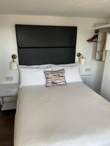 Pink Pavilion - image 9