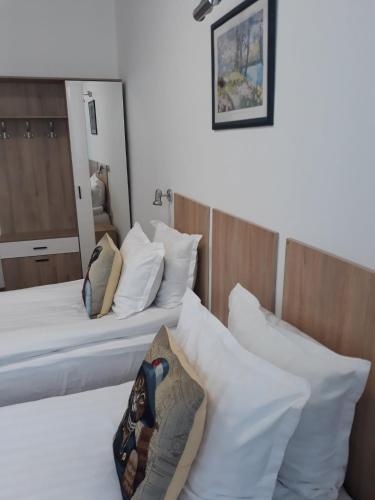 Three Dolphins Hotel with Rooftop terracе Three Dolphins Hotel with Rooftop terracе