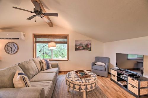 Lovely Barn Loft with Mtn Views on Horse Estate - image 7