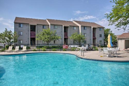 Walkable Condo with Balcony, Dock and Pool Access