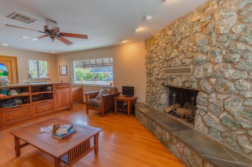 ล็อบบี้, Mariposa Lodge in Mariposa in มาริโปซา (CA)