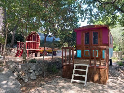 Les roulottes de Bayama - logement insolite avec jacuzzi - Chambre d'hôtes - Mougins