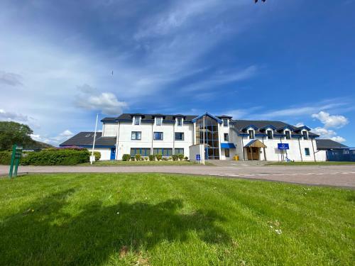 Waterfront Lodge - Accommodation Only - Hotel - Fort William