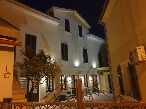 Kotor Center W 5