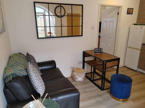 Cosy Flat in a Pretty Town. in Crewkerne