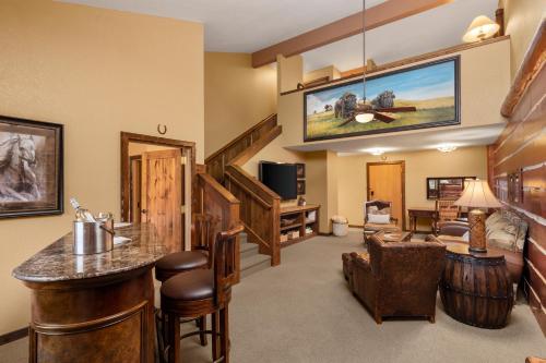 2 bedrooms, 3 beds