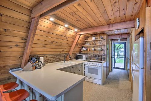 Lake Pepin Cottage with Decks and Private Beach! in Stockholm, USA