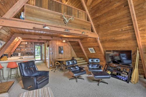 Lake Pepin Cottage with Decks and Private Beach! in Stockholm, USA