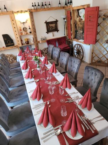 Restorāns, Hotel und Pension Al Dente in Nunchritz