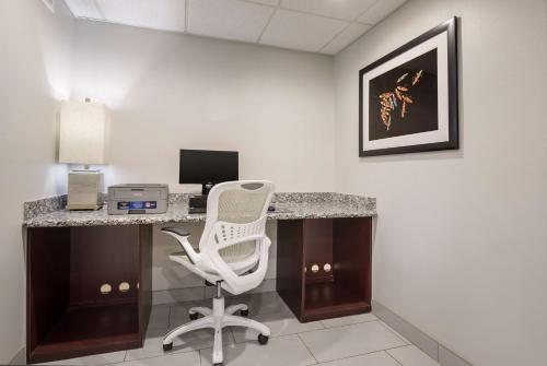 Best Western NSU Inn - image 11