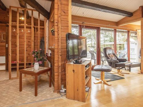 Four-Bedroom Holiday home in Roslev 3 - image 3