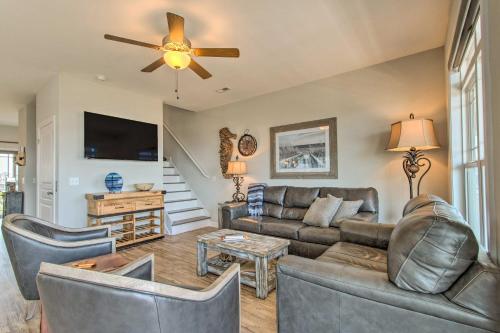 Surf City Escape with 6 Decks Steps From Beach - Surf City