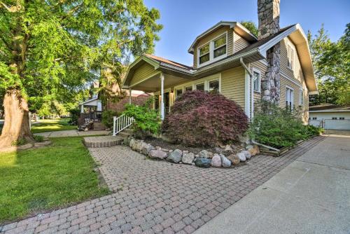 Historic Dearborn Home 13 Mi to Downtown Detroit! in Dearborn, USA