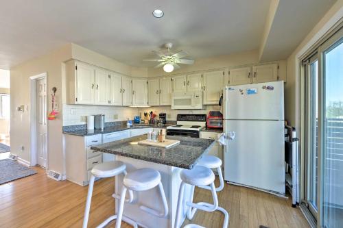 Brigantine Beach Block Townhome with 3 Balconies! - image 7