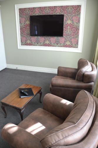 Brydone Hotel Oamaru Room Type - Heritage Suite King Only Room