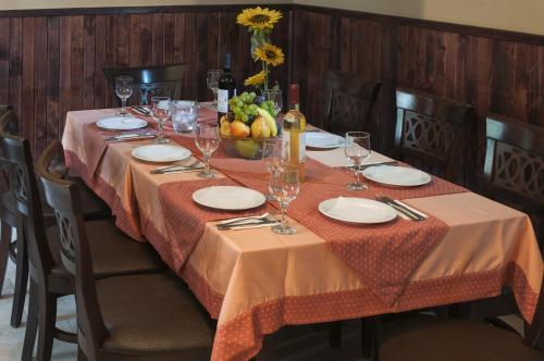 مطعم, Family Hotel Pautalia in سندنسكي