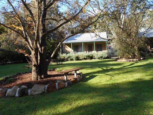 Grampians View Cottages and Units Room Type - Two-Bedroom Villa