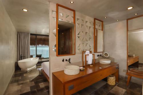 Bathroom, Hotel Amainah Bacalar in Bacalar
