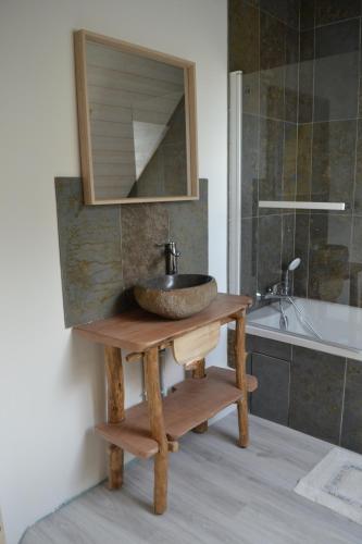 Vannas istaba, Escale à Villeperdue chambre JÜRMALA (Escale a Villeperdue chambre JURMALA) in Saint-Épain