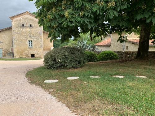 Gite de charme avec piscine - a charming cottage gite with swimming pool