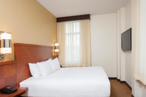 Hyatt Place Des Moines Downtown - image 8