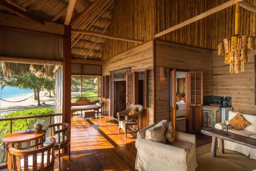 บริการและสิ่งอำนวยความสะดวก, Turtle Inn by Francis Ford Coppola in พลาเซนเซีย