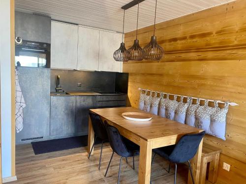  Appartement tout confort in 1873 Champoussin