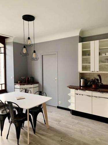 Cocina, Maison entière aux portes du canal de Bourgogne (Maison entiere aux portes du canal de Bourgogne) in Pouilly-en-Auxois