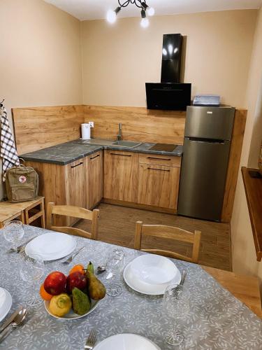 2 bedrooms, 5 beds