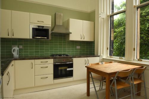 Crown Gardens - image 11