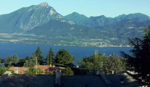 Warm, nice & amazing Lake-view apartment - Apartment - San Zeno di Montagna